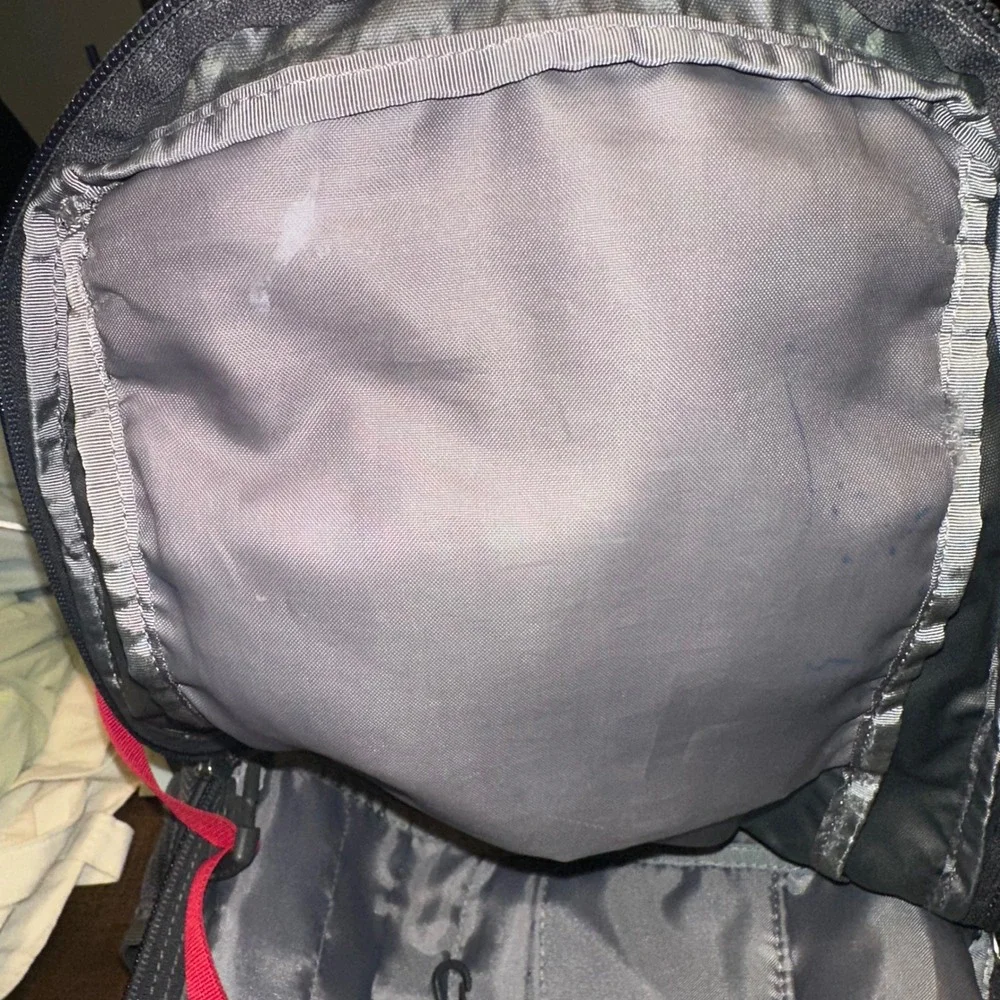 The North Face‎ Recon Backpack Black/Red Laptop Hiking Travel School 30L
